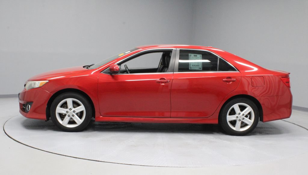 Used 2012 Toyota Camry SE FWD image 4