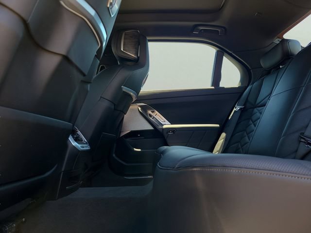 Used 2023 BMW 740i RWD image 12