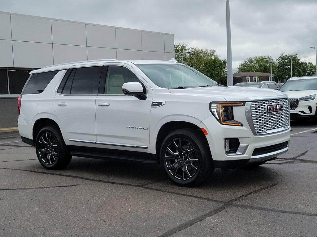 Used 2023 GMC Yukon Denali w/ LPO, Floor Liner Package AWD/4WD image 1