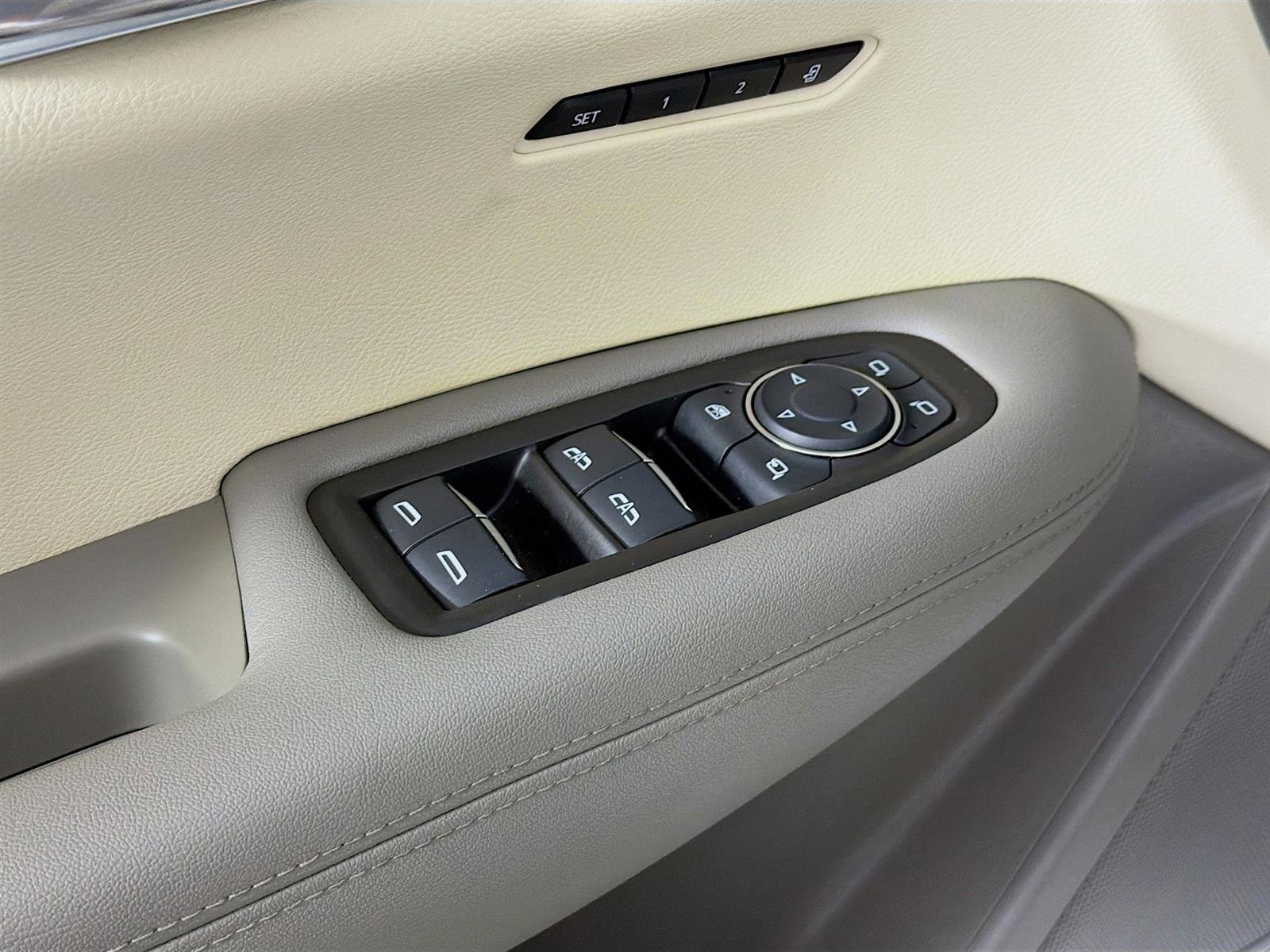 Used 2023 Cadillac XT6 Premium Luxury image 21