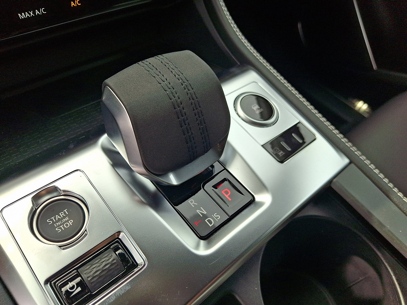 New 2026 Jaguar F-PACE R-Dynamic S image 12