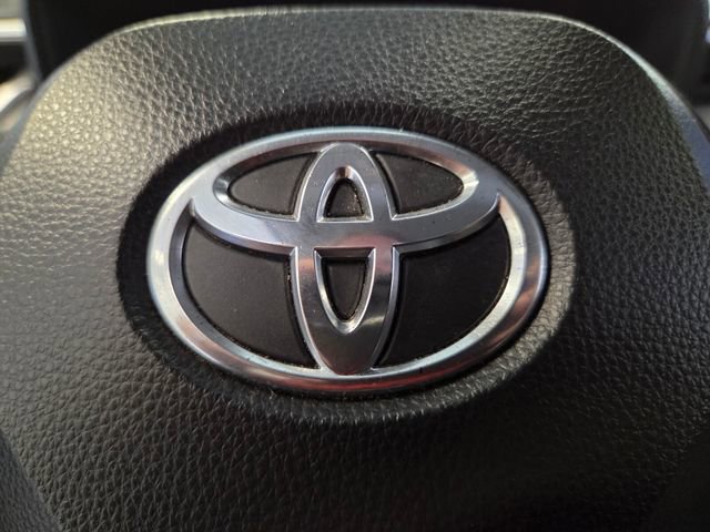Used 2023 Toyota Corolla Cross L FWD image 30