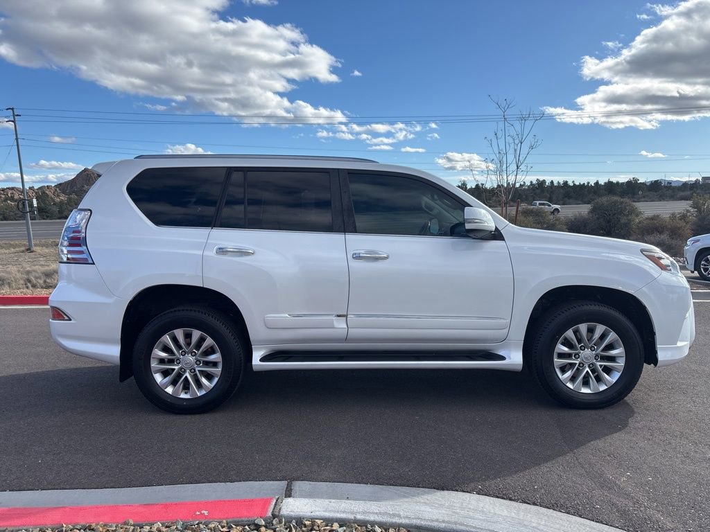 Used 2017 Lexus GX 460 Premium w/ Premium Package image 3