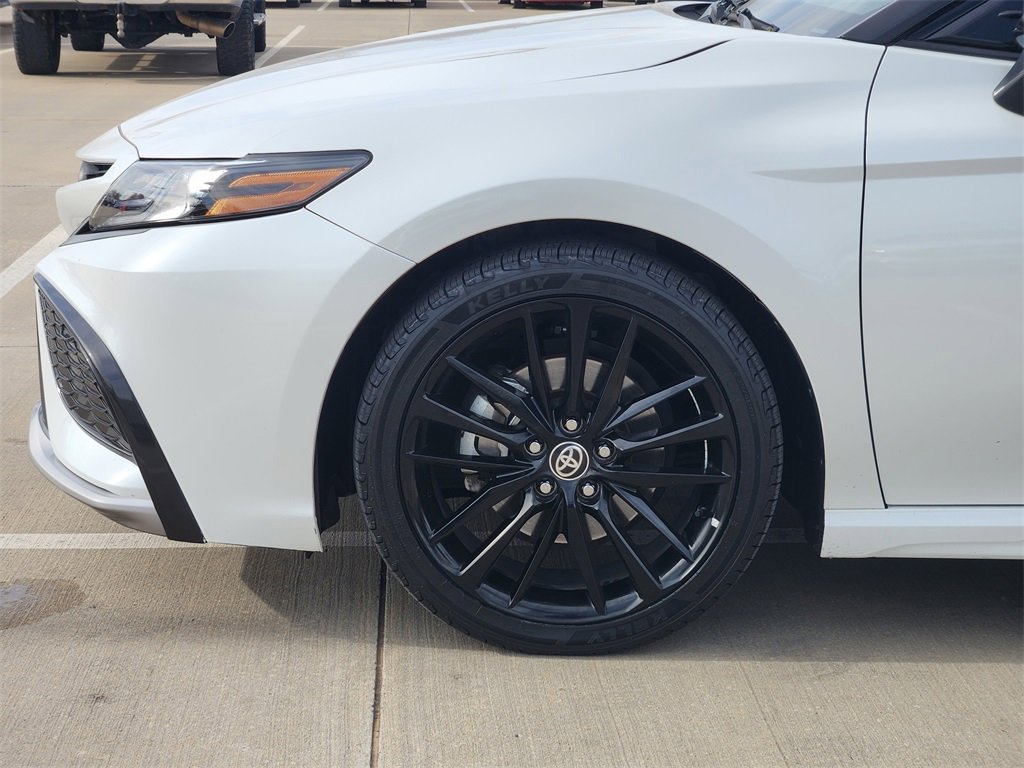Used 2022 Toyota Camry XSE image 9