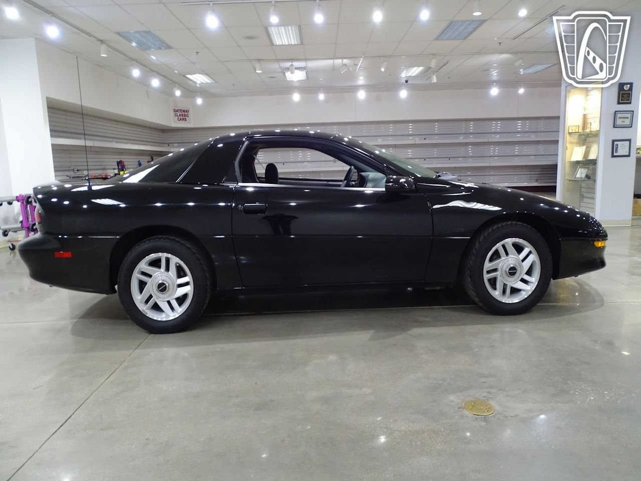 Used 1995 Chevrolet Camaro Z28 RWD image 19