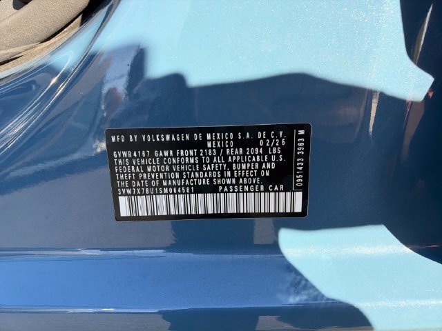 Used 2025 Volkswagen Jetta SE FWD image 24