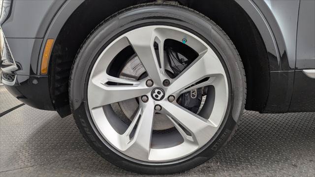Used 2019 Bentley Bentayga AWD/4WD image 33