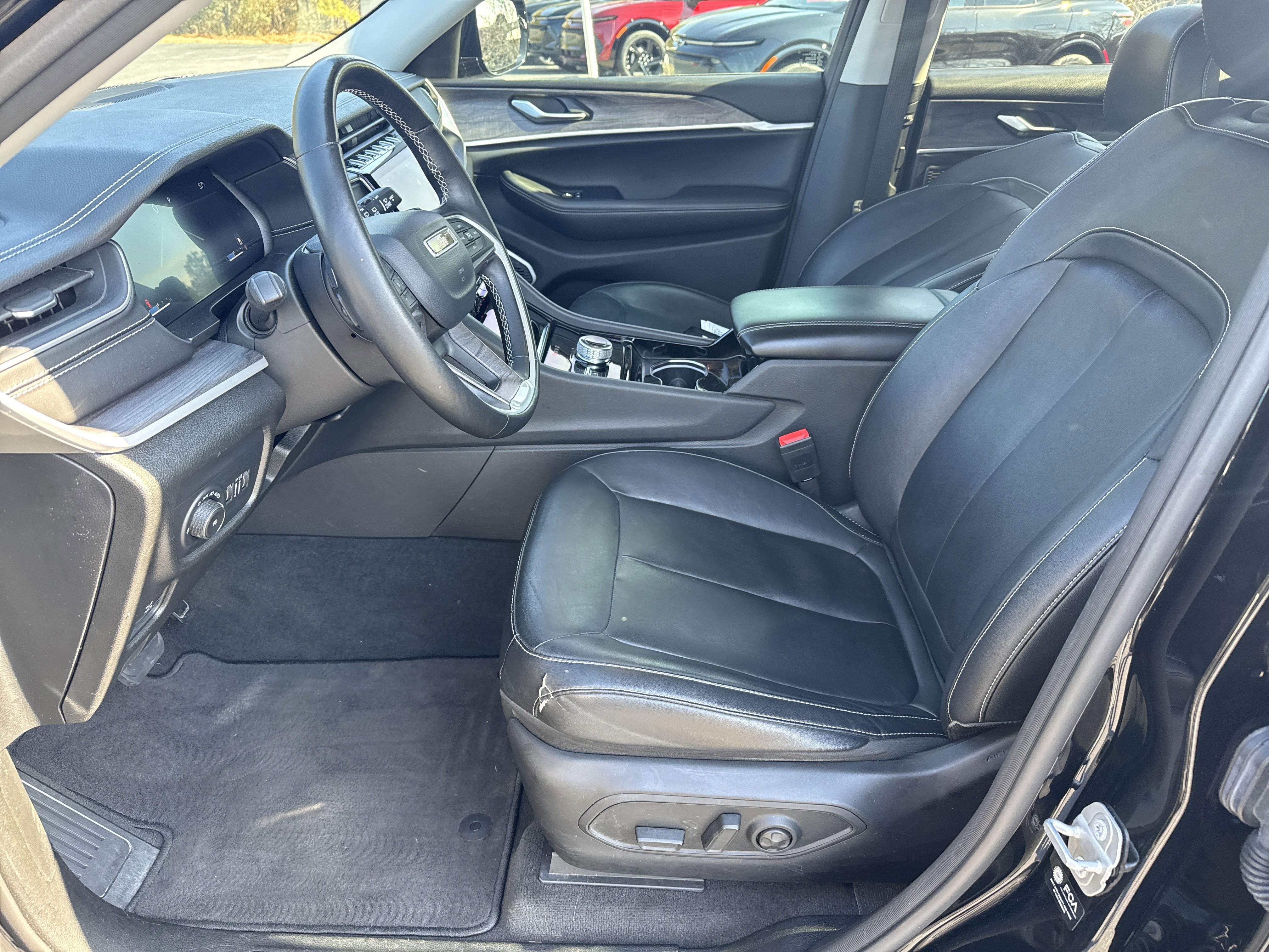 Used 2022 Jeep Grand Cherokee L Limited image 9