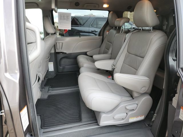 Used 2019 Toyota Sienna XLE Premium image 17