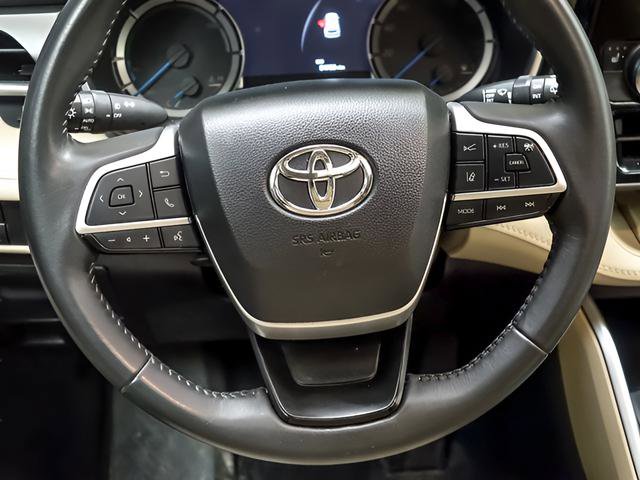 Used 2024 Toyota Highlander XLE image 16