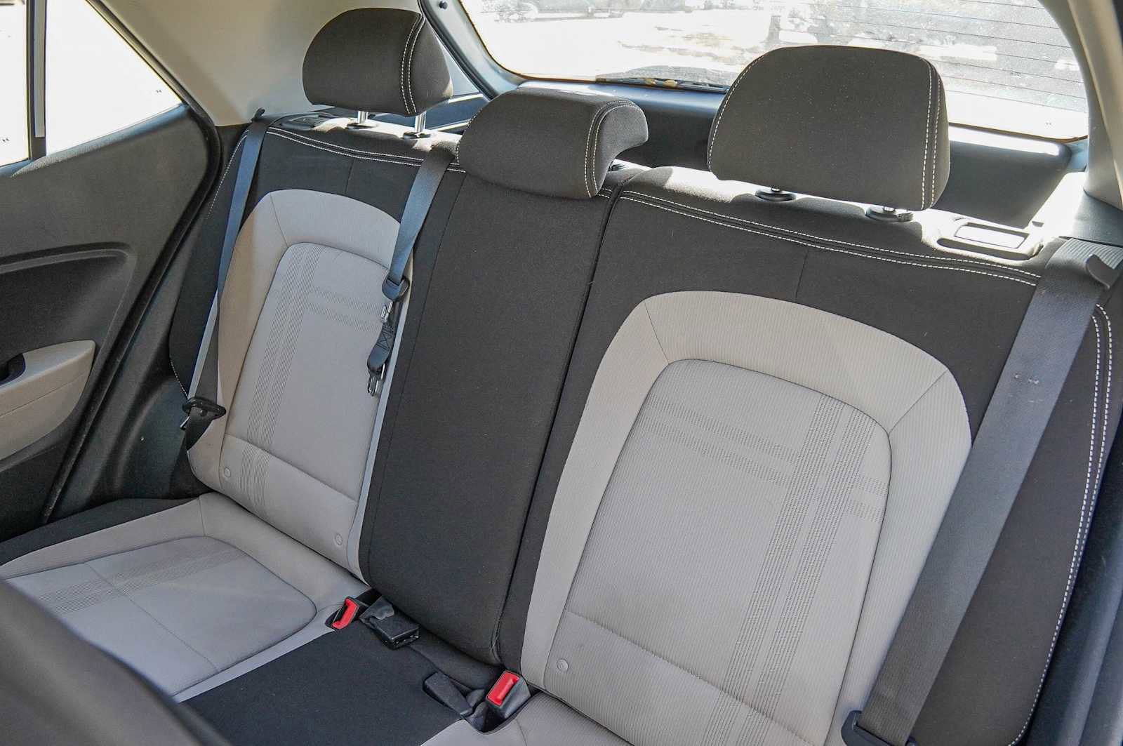 Used 2022 Hyundai Venue SEL image 29