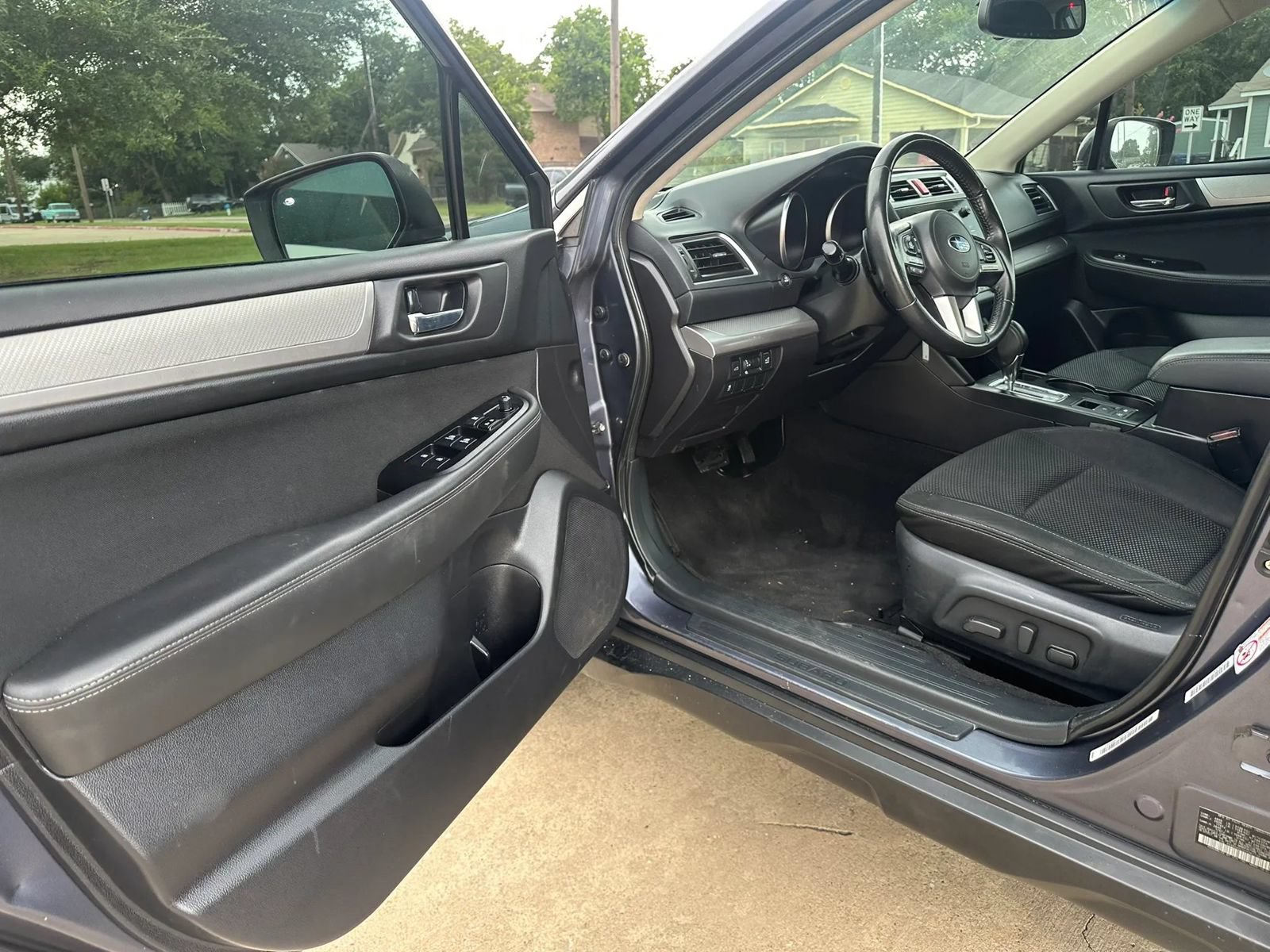 Used 2017 Subaru Outback 2.5i Premium AWD/4WD image 9