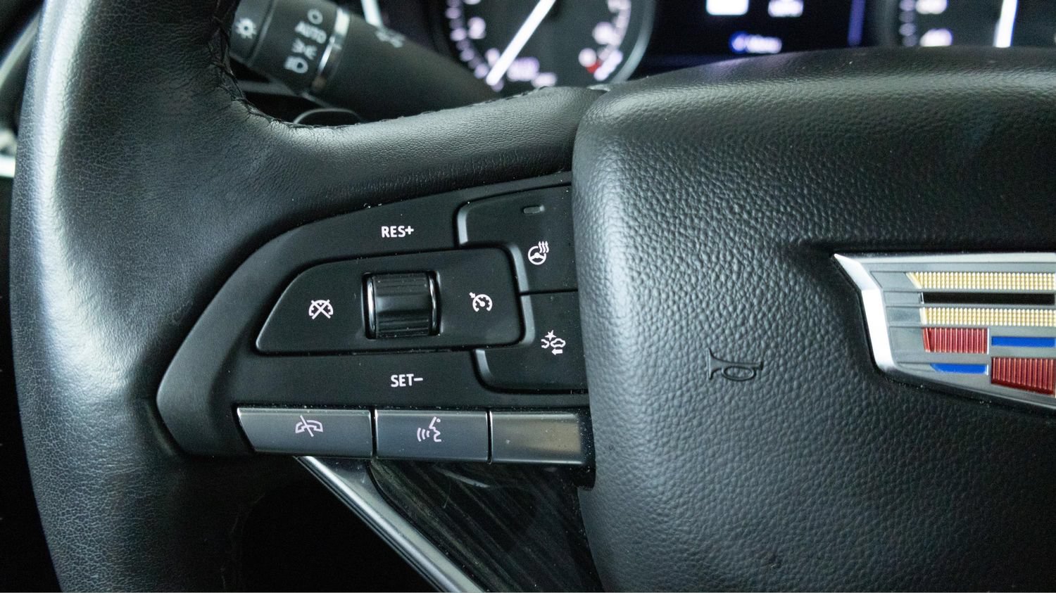 Used 2023 Cadillac XT6 Premium Luxury w/ Technology Package FWD image 20