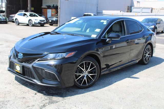 Used 2024 Toyota Camry SE FWD image 11