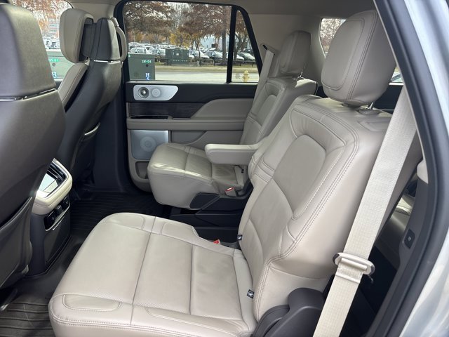 Used 2022 Lincoln Navigator Reserve image 17
