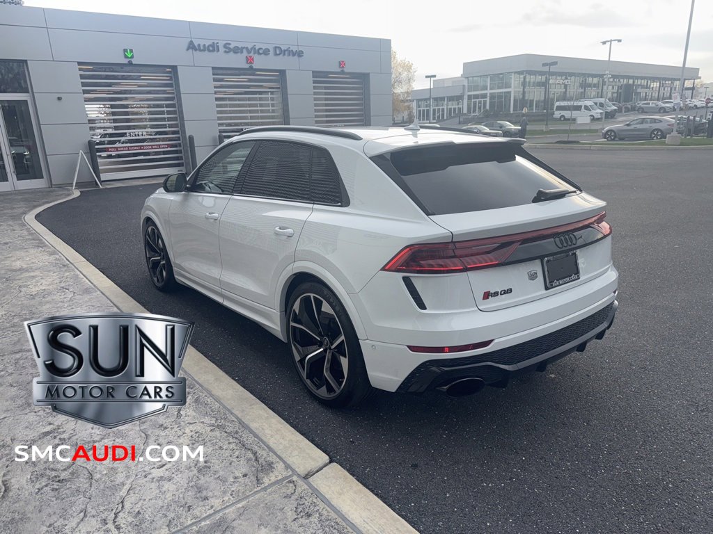 Used 2024 Audi RS Q8 w/ Black Optic Package image 10
