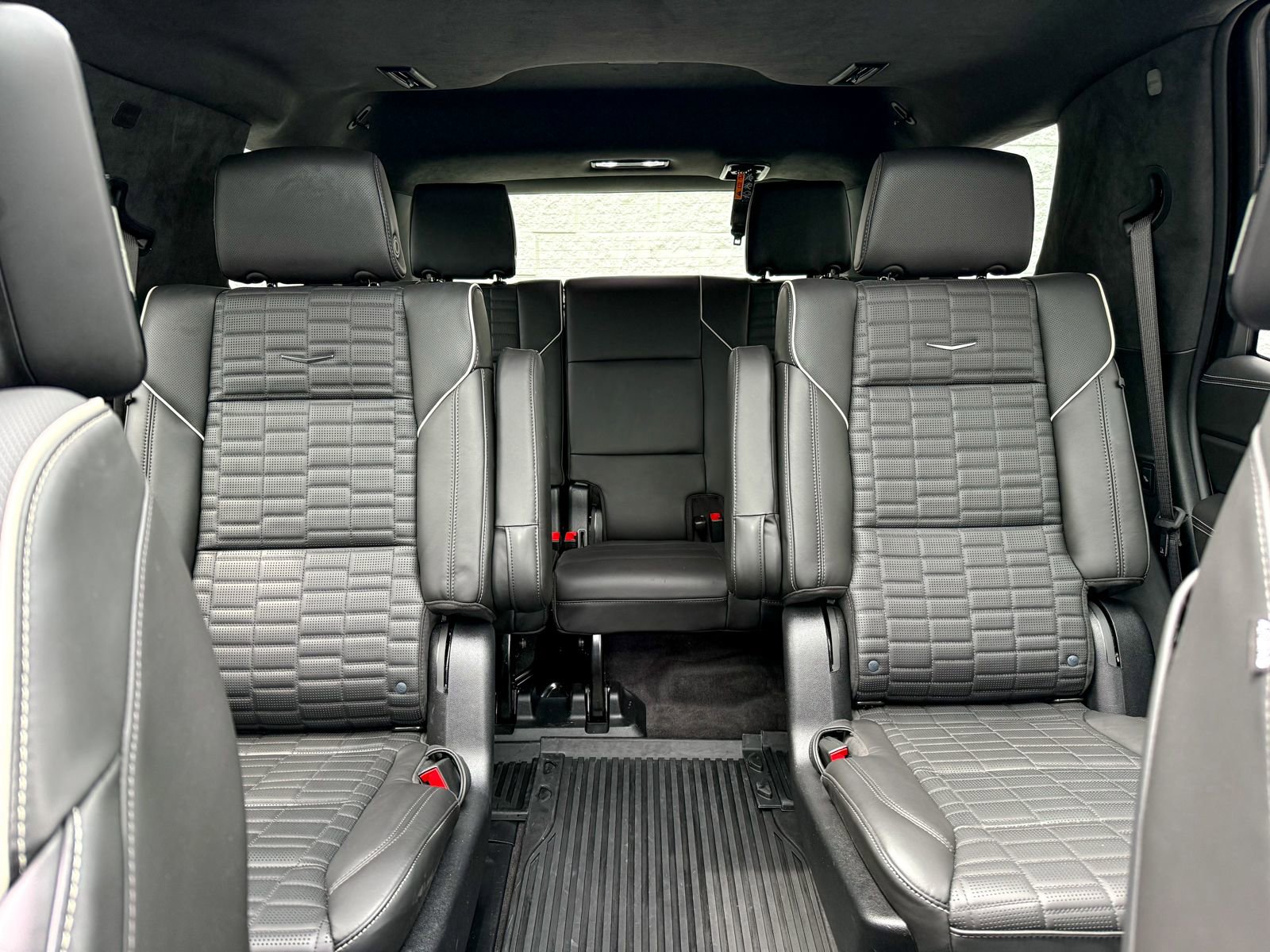 Certified 2025 Cadillac Escalade Sport Platinum w/ LPO, ONYX Package AWD/4WD image 14