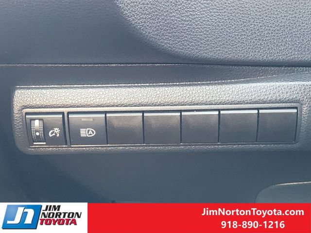 Used 2025 Toyota Corolla LE w/ LE Premium Package image 23