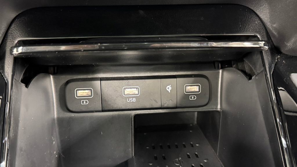 Used 2023 Kia Sorento SX image 29