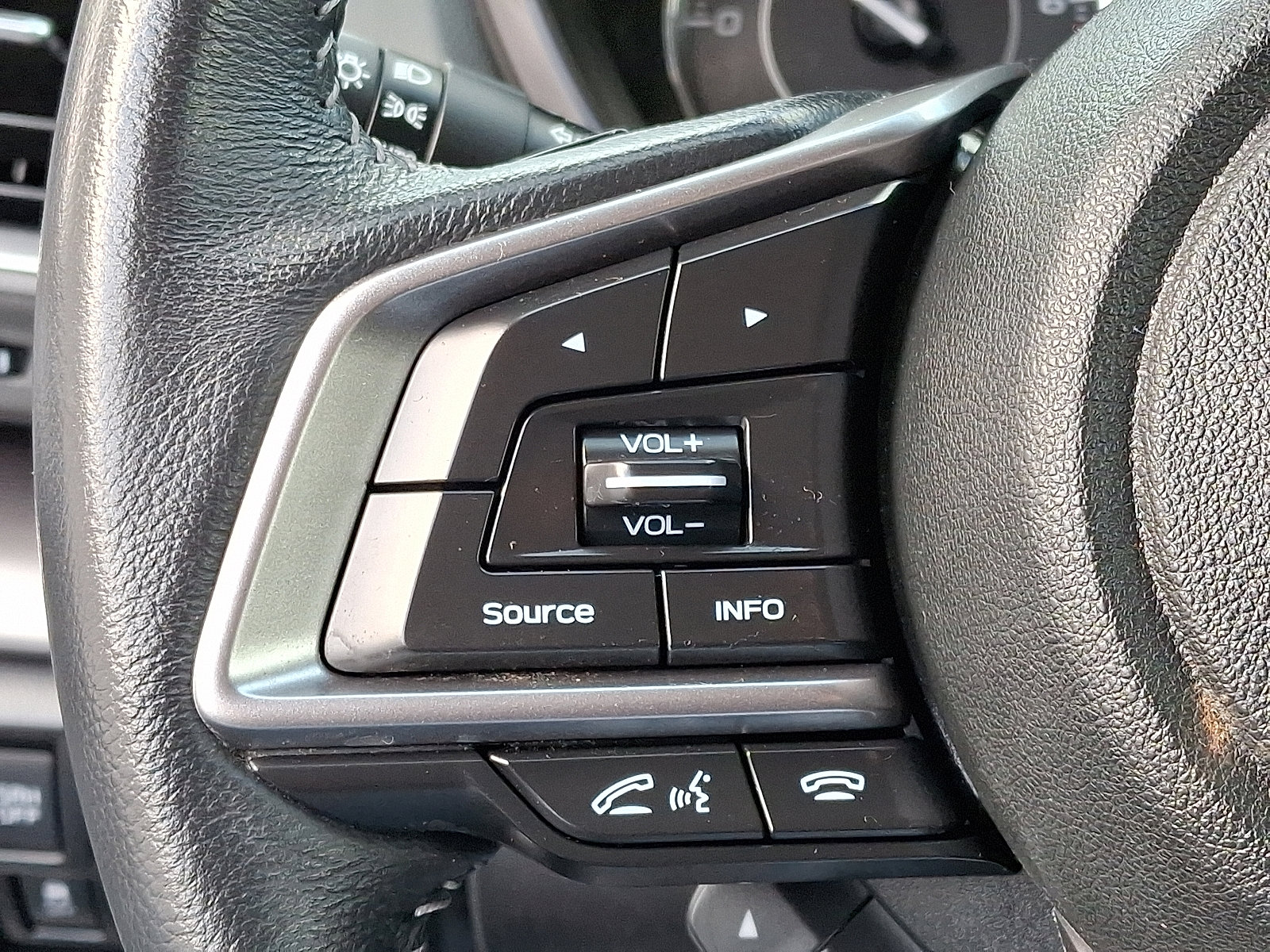 Used 2022 Subaru Impreza 2.0i Limited image 22