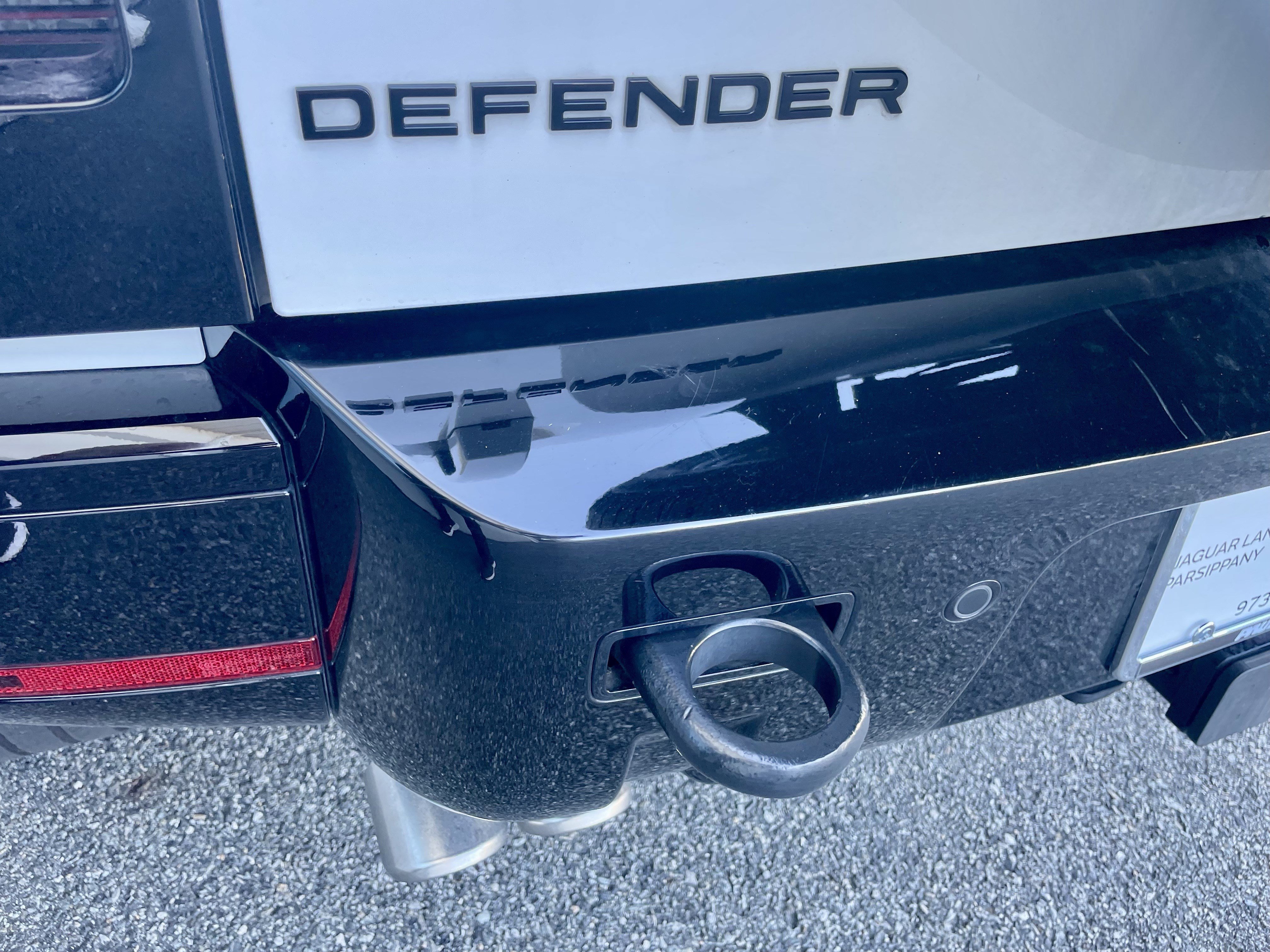 Certified 2025 Land Rover Defender 110 X-Dynamic SE AWD/4WD image 33