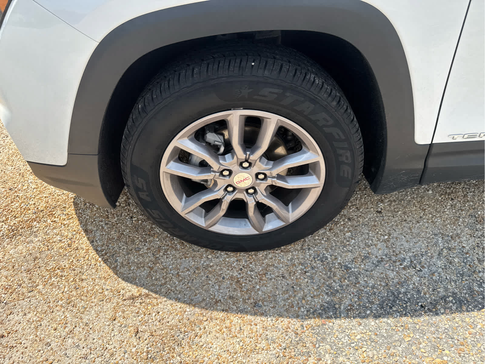 Used 2024 GMC Terrain SLT AWD/4WD image 12