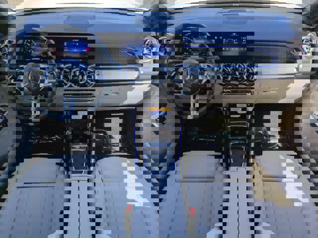 Used 2025 Mercedes-Benz GLB 250 image 15