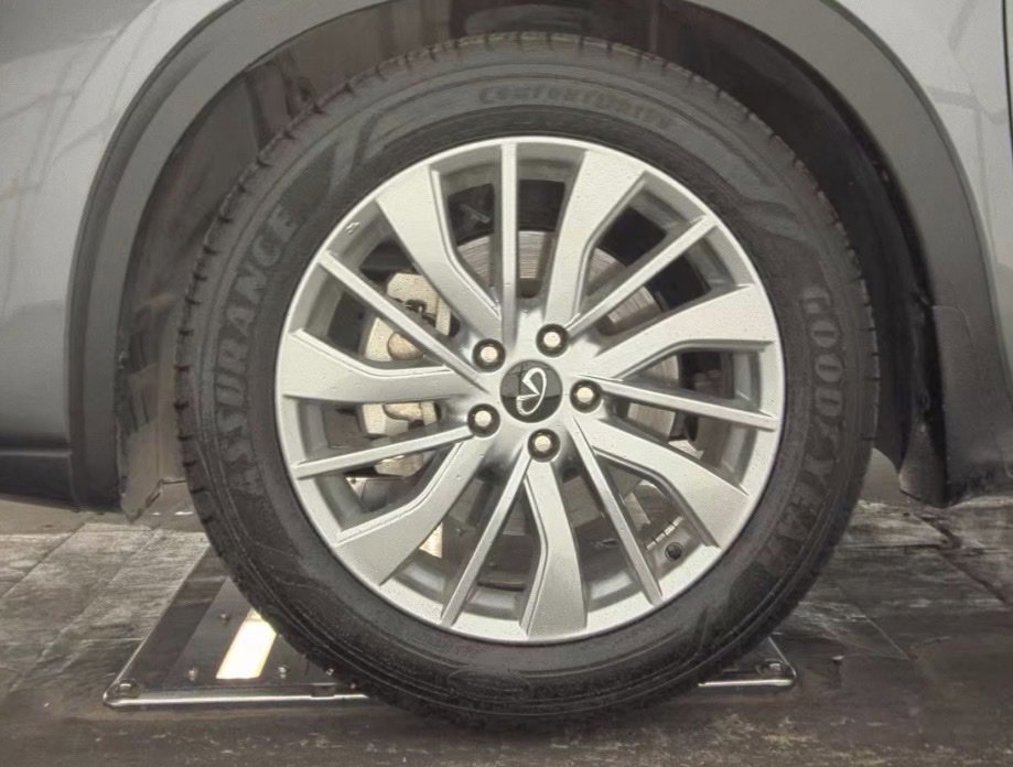 Used 2023 INFINITI QX50 Luxe image 6