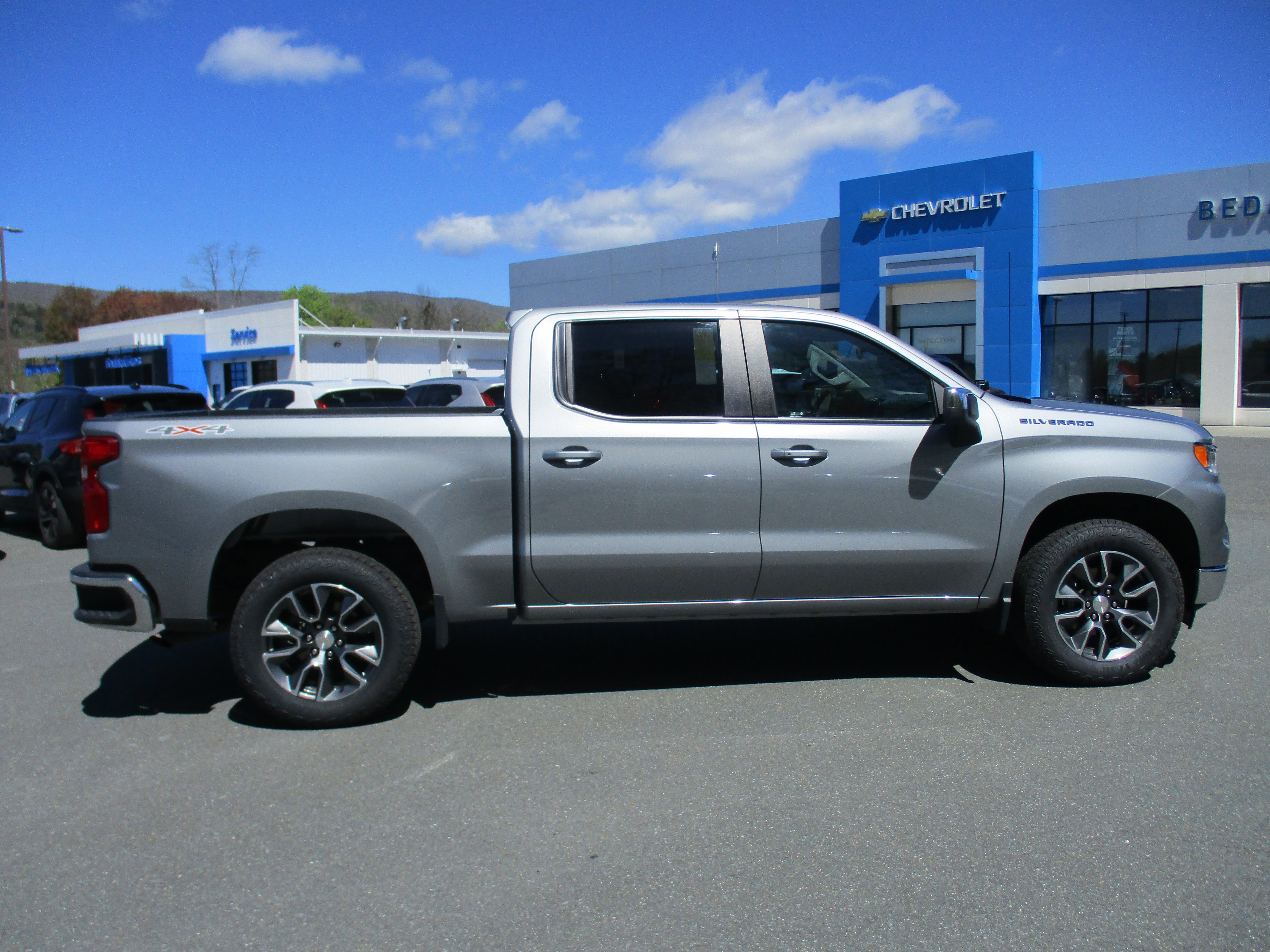 Certified 2024 Chevrolet Silverado 1500 LT AWD/4WD image 4