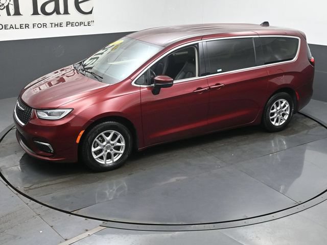 Used 2023 Chrysler Pacifica Touring-L FWD image 46