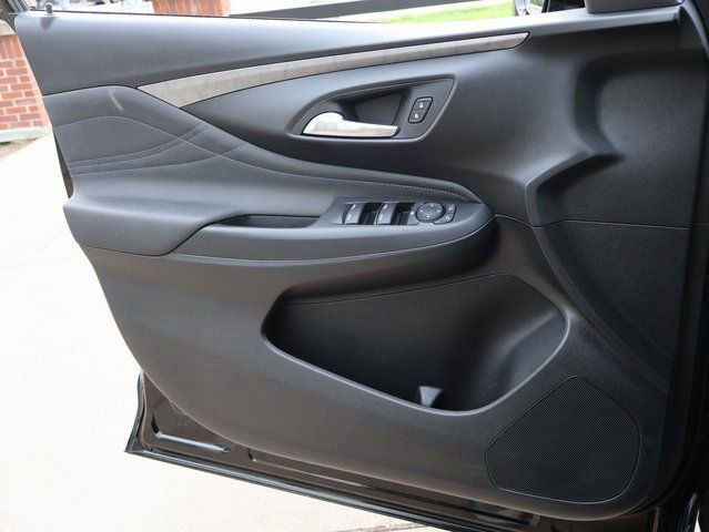 Certified 2025 Buick Envista Sport Touring image 38