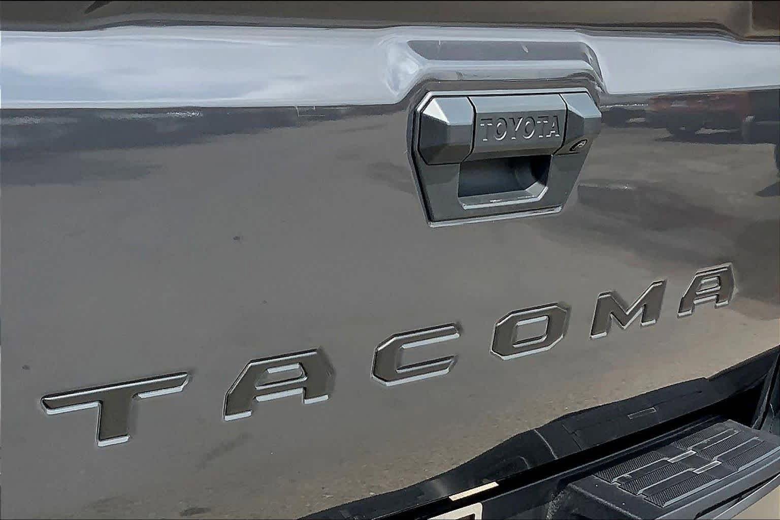 Used 2025 Toyota Tacoma SR5 RWD image 28