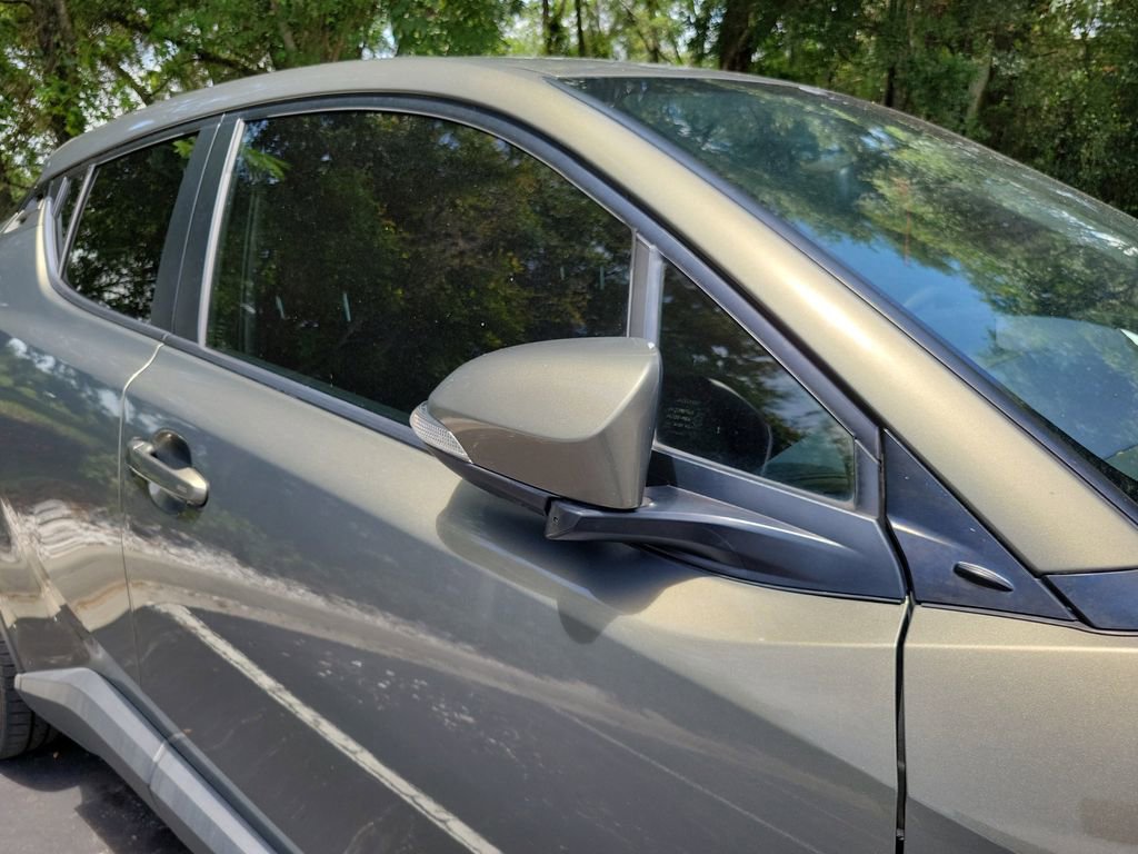 Used 2021 Toyota C-HR XLE FWD image 10