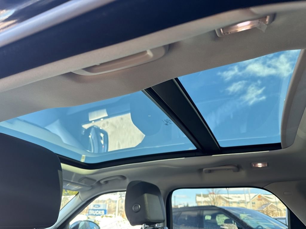 Used 2025 Land Rover Range Rover Velar S image 54