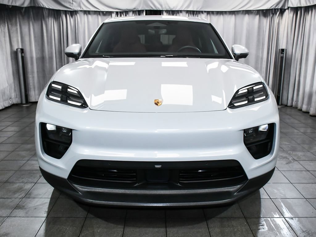 Used 2025 Porsche Macan 4 Electric AWD/4WD image 2
