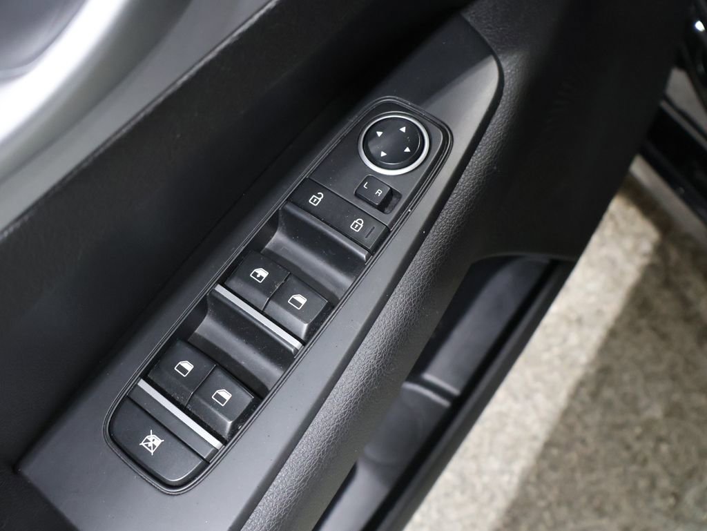 Used 2023 Kia Forte LXS image 13