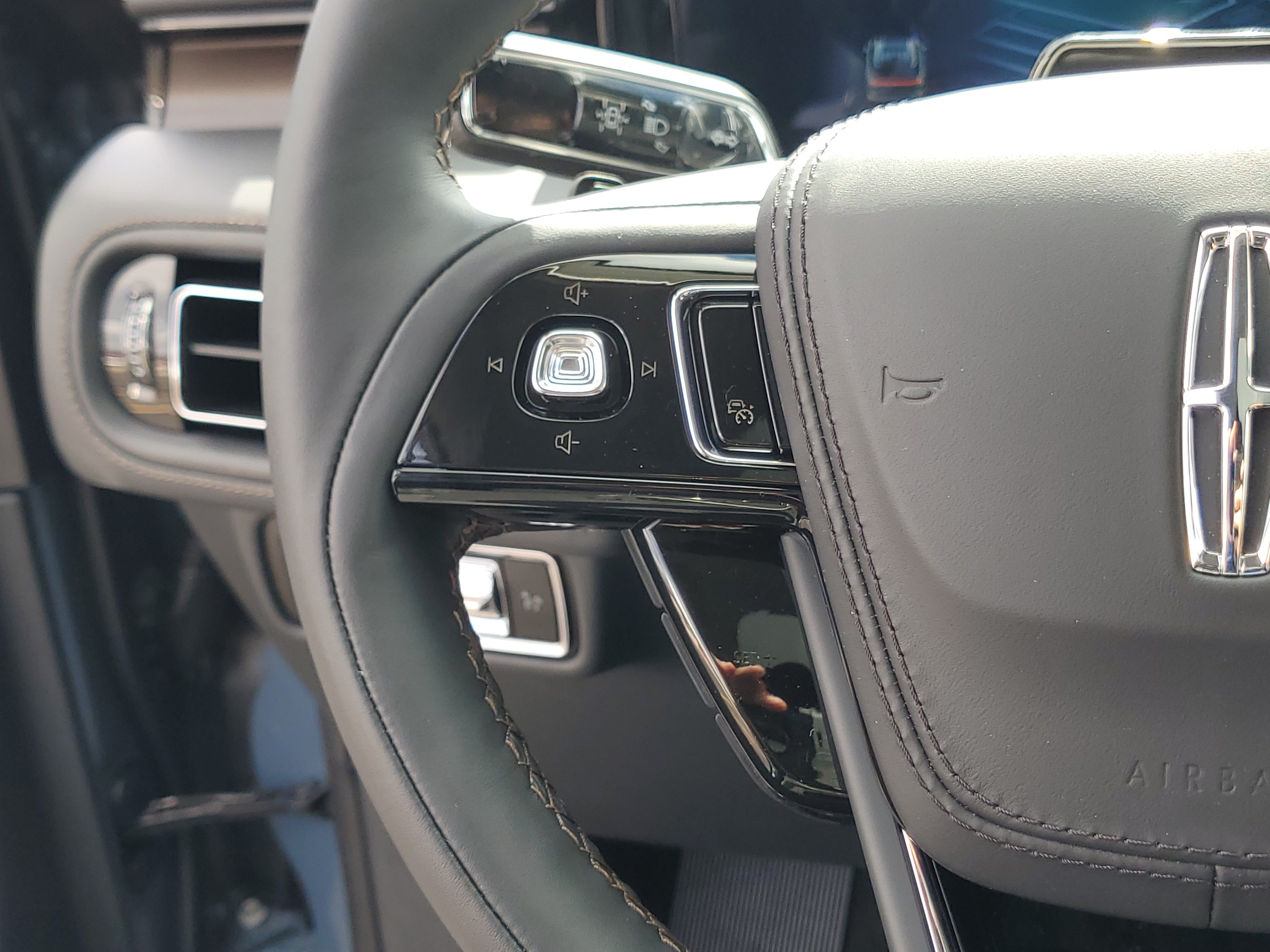 New 2027 Lincoln Aviator Reserve AWD/4WD image 16