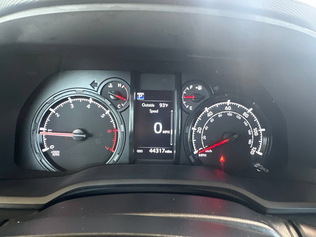 Used 2021 Toyota 4Runner SR5 AWD/4WD image 28