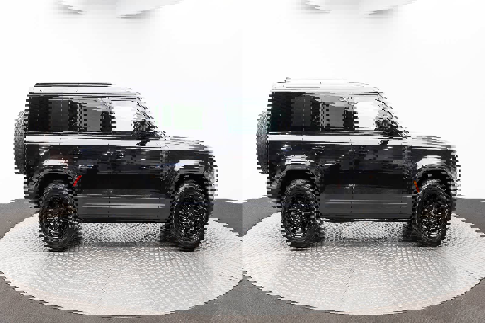 Used 2025 Land Rover Defender 110 S image 49