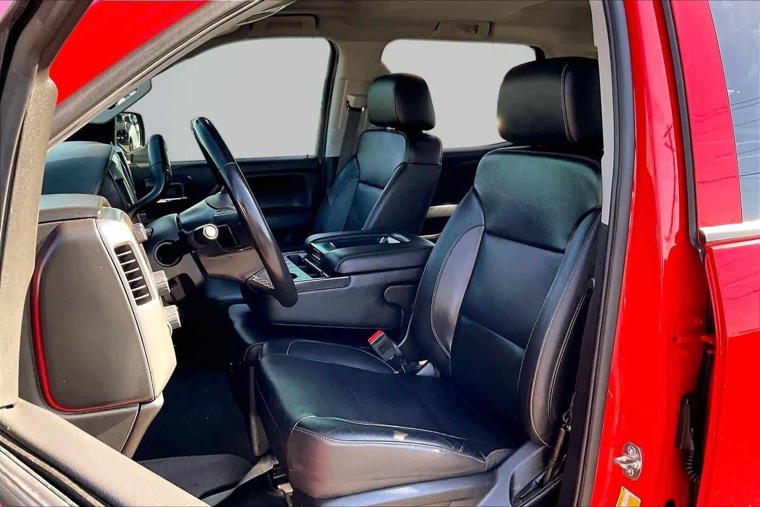 Used 2018 Chevrolet Silverado 1500 LT w/ All Star Edition AWD/4WD image 11