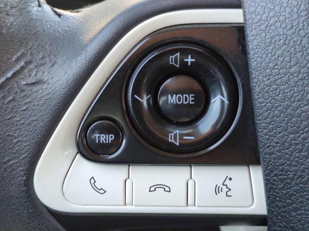 Used 2016 Toyota Prius Four image 27