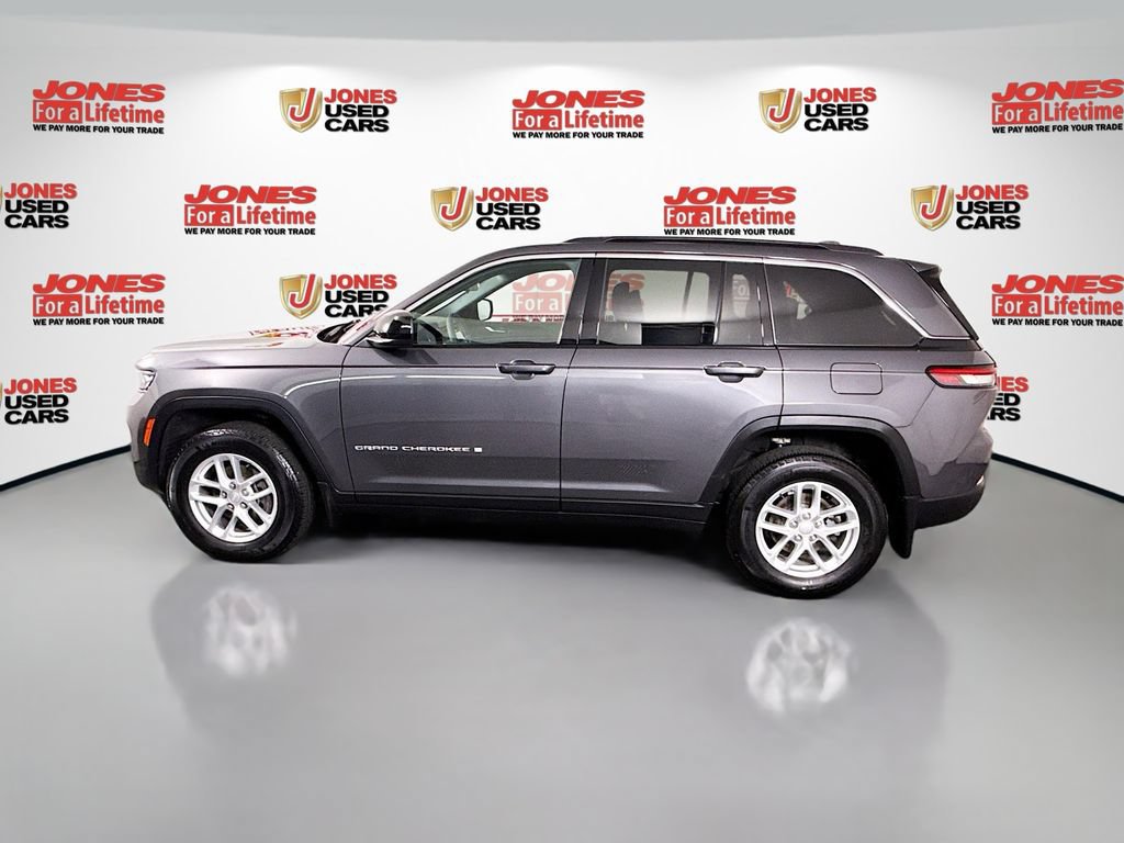 Used 2025 Jeep Grand Cherokee Laredo X AWD/4WD image 14