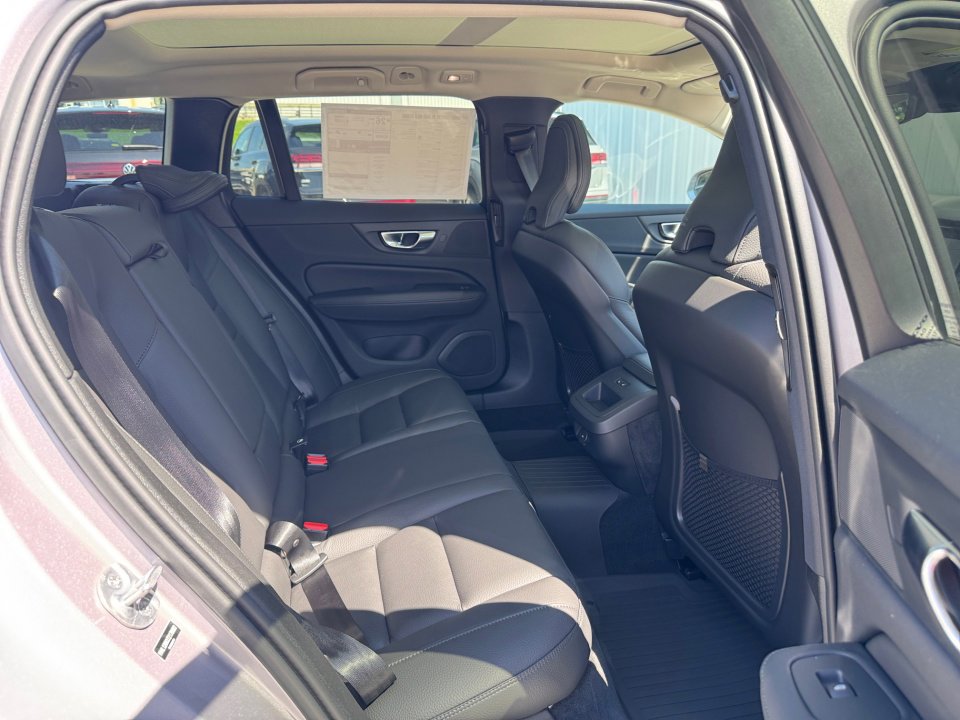 New 2026 Volvo V60 B5 Cross Country Plus w/ Protection Package Premier image 23