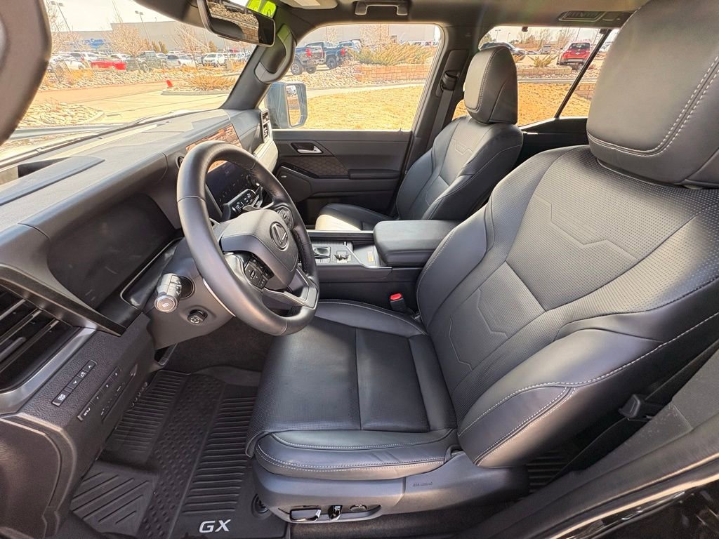 Used 2024 Lexus GX 550 w/ Accessory Package (2T) image 13