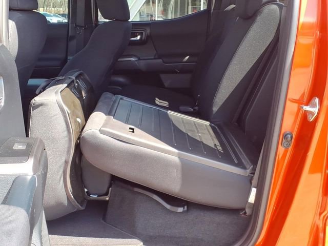Used 2017 Toyota Tacoma SR5 AWD/4WD image 18