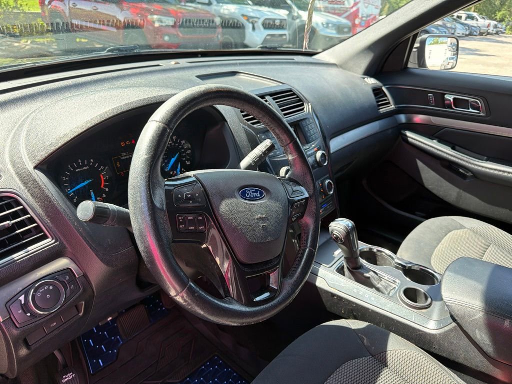 Used 2018 Ford Explorer XLT w/ Class II Trailer Tow Package FWD image 9