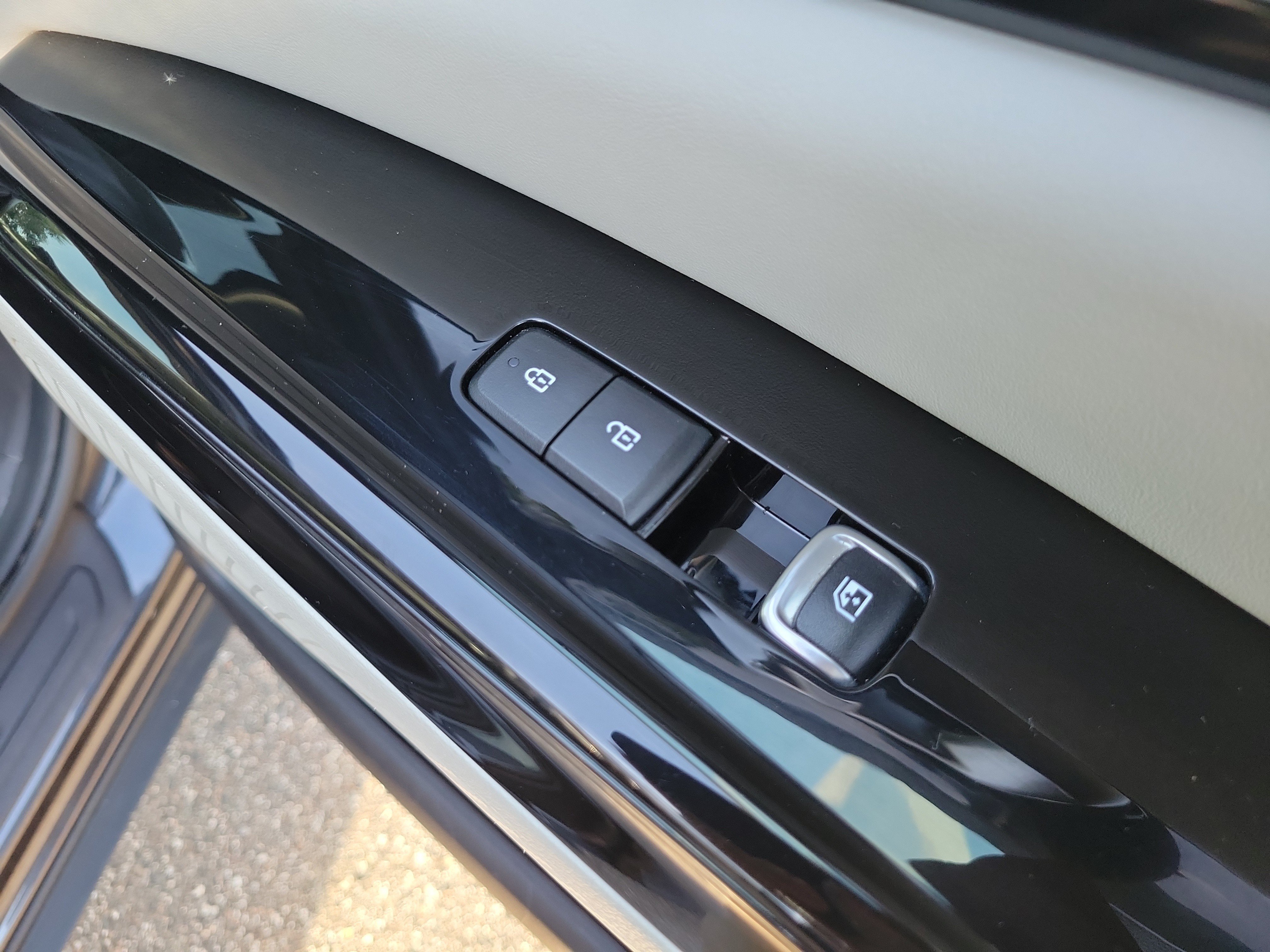 Used 2022 Kia Carnival EX FWD image 10