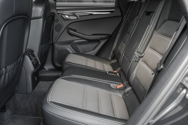 Used 2023 Porsche Macan Turbo image 23