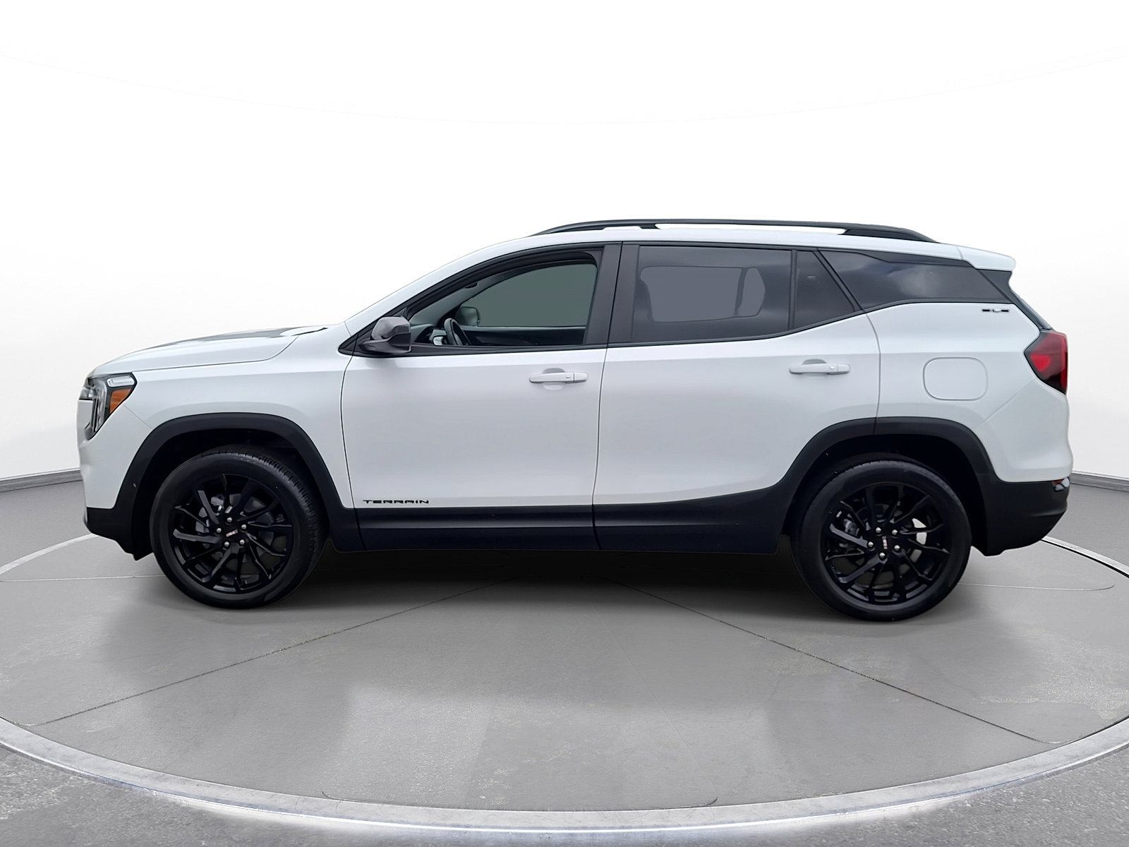 Used 2023 GMC Terrain SLE w/ Driver Convenience Package AWD/4WD image 5