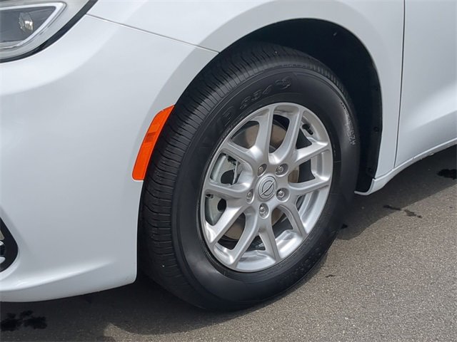 New 2026 Chrysler Pacifica Select image 25